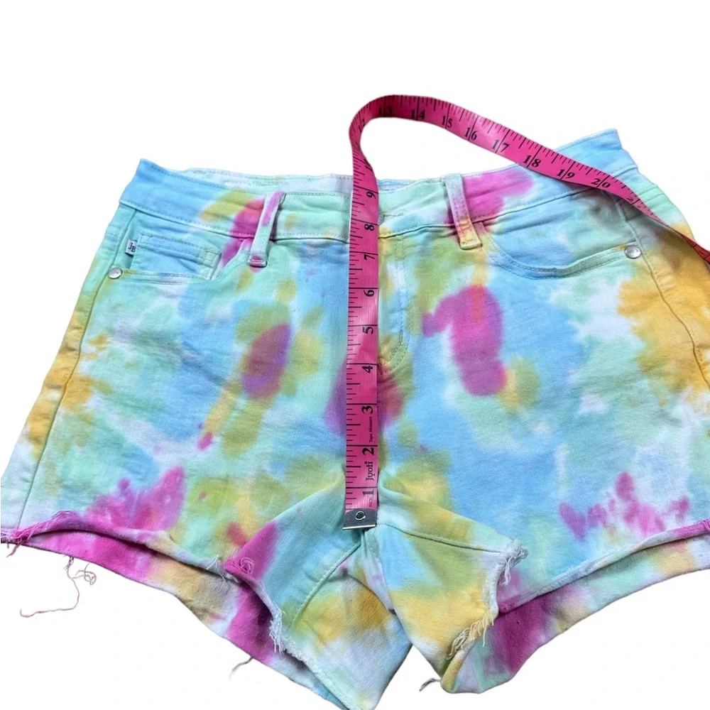 JUDY BLUE: Kelsea Tie-Dye Pastel Denim Jean Shorts -Size Small - Picture 10 of 13